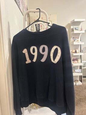Hollister Navy Crewneck Sweater with '1990' Appliqué
